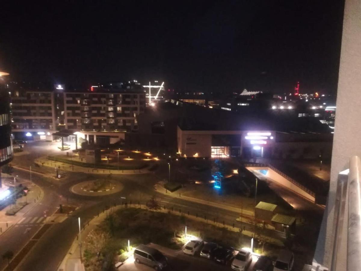 Pretoria-Noord519 Menlyn Maine Trilogyアパートメント エクステリア 写真